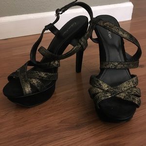 B3 Black &Gold Calvin Klein Platform Heels